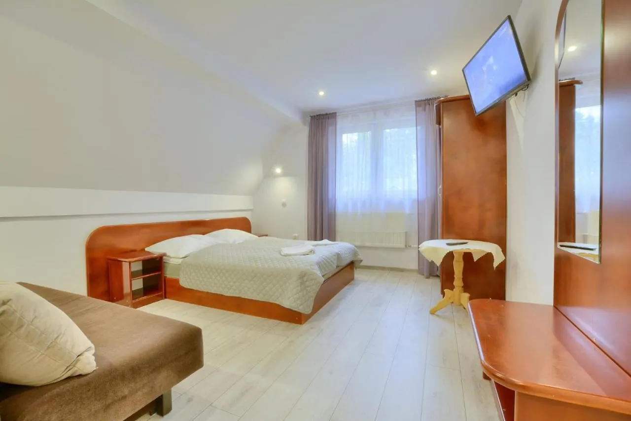 Willa Poziomka Karpacz Bed & Breakfast